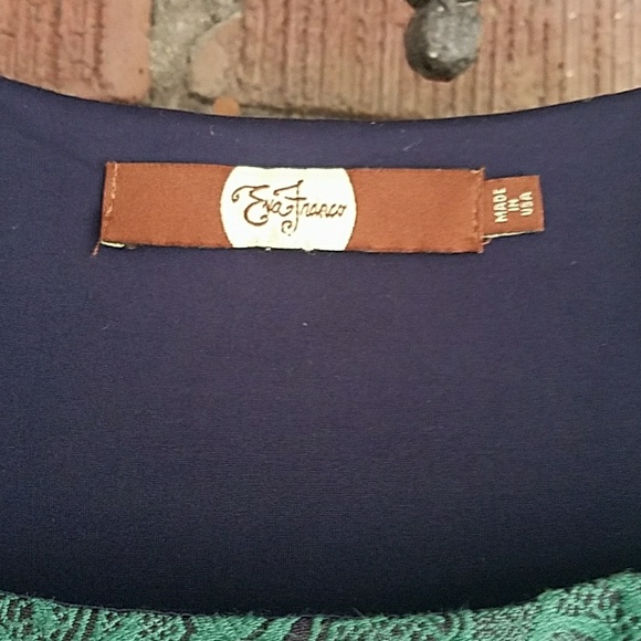 Green And Black Fabric Flower Pattern - Picture 6 of 8